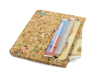 Unisex vegan card case, card holder wallet made of real cork with 5 credit card slots. Decorate with figures.