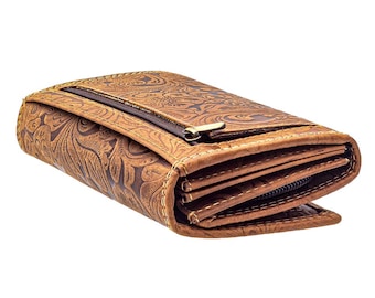 Women's travel bag wallets or purses made of genuine leather with RFID protection, compact with many credit card slots