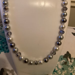 GREY SHADES NECKLACE 18 inches with magnetic clasp