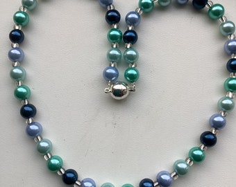 GREEN BLUE SHADES necklace 18 inches with magnetic clasp