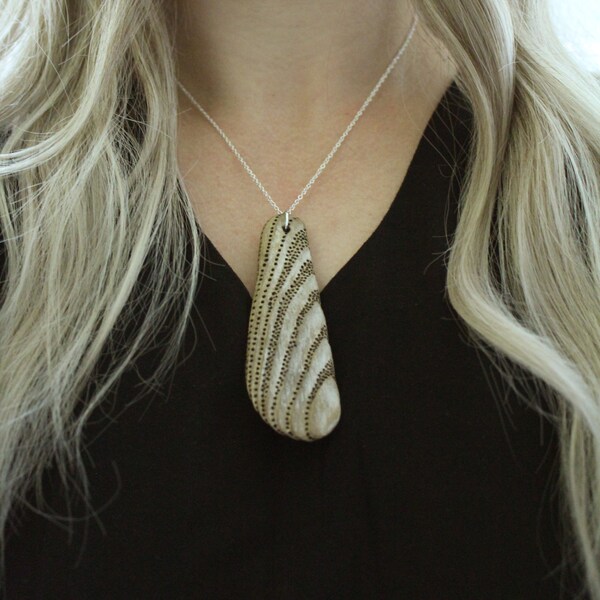 Collier en bois flotté