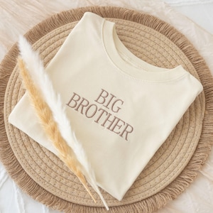 Camiseta bordada de "Hermano Mayor" para niño pequeño, camiseta para niño pequeño, anuncio de embarazo imagen 6