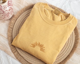 T-shirt brodé soleil, t-shirt brodé soleil, t-shirt d'été brodé, chemise bohème brodée, t-shirts tendance pour homme femme