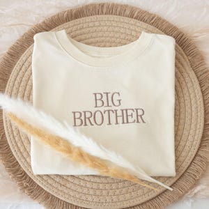 Camiseta bordada de "Hermano Mayor" para niño pequeño, camiseta para niño pequeño, anuncio de embarazo imagen 7