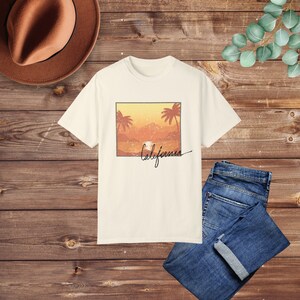 California Beach Vibes Oversized Shirt, Surfing T-Shirt, Ocean Beach Waves tshirt, Relaxing Palm Trees Graphic Tee, Sunset Vintage Shirt