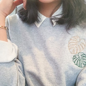 Embroidered Monstera Plant Sweatshirt, Variegated Monstera Deliciosa Oversized Crewneck Sweatshirt, Cute Plant Sweatshirt, Plant Lover Gift