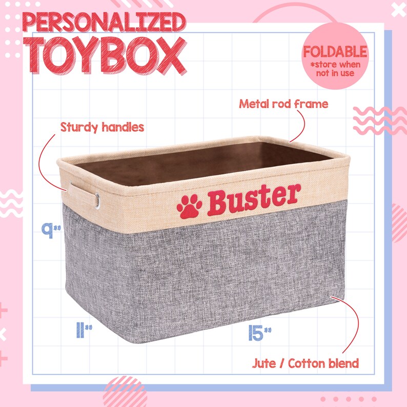 以下が含まれることがあります： 頑丈なハンドル、金属フレーム、赤い「Buster」という名前が付いたパーソナライズされたおもちゃ箱。 グレーとタンのビンは長さ38cm、幅28cm、高さ23cmです。 ジュートと綿のブレンドで作られており、折りたたんで収納できます。