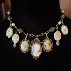 Vintage Victorian Style Cream Cameos Bib Choker Necklace/Victorian Style Cream, Gold Brass Cameo Festoon Necklace