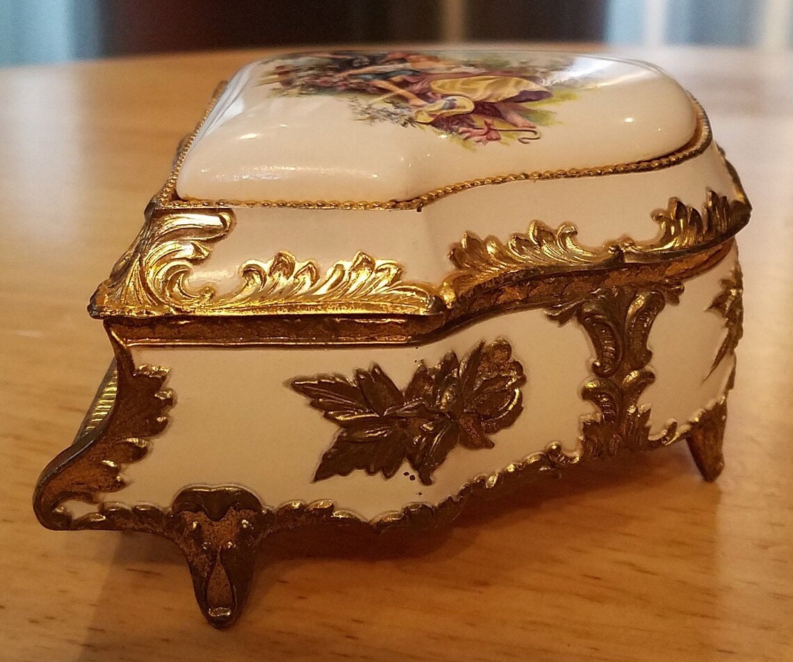 Vintage/ Sankyo Japan Music Jewelry Box/ Made in Japan/ Etsy