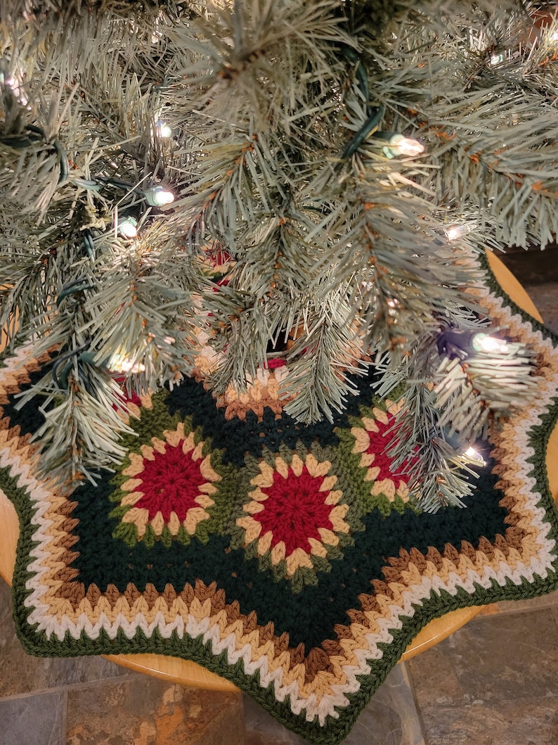 Granny Ripple Tabletop Pencil Tree Skirt/ Vintage Crochet Pattern & Primitive Yarn Shades/ Old World Christmas Tree Skirt/ Holiday Trimmings