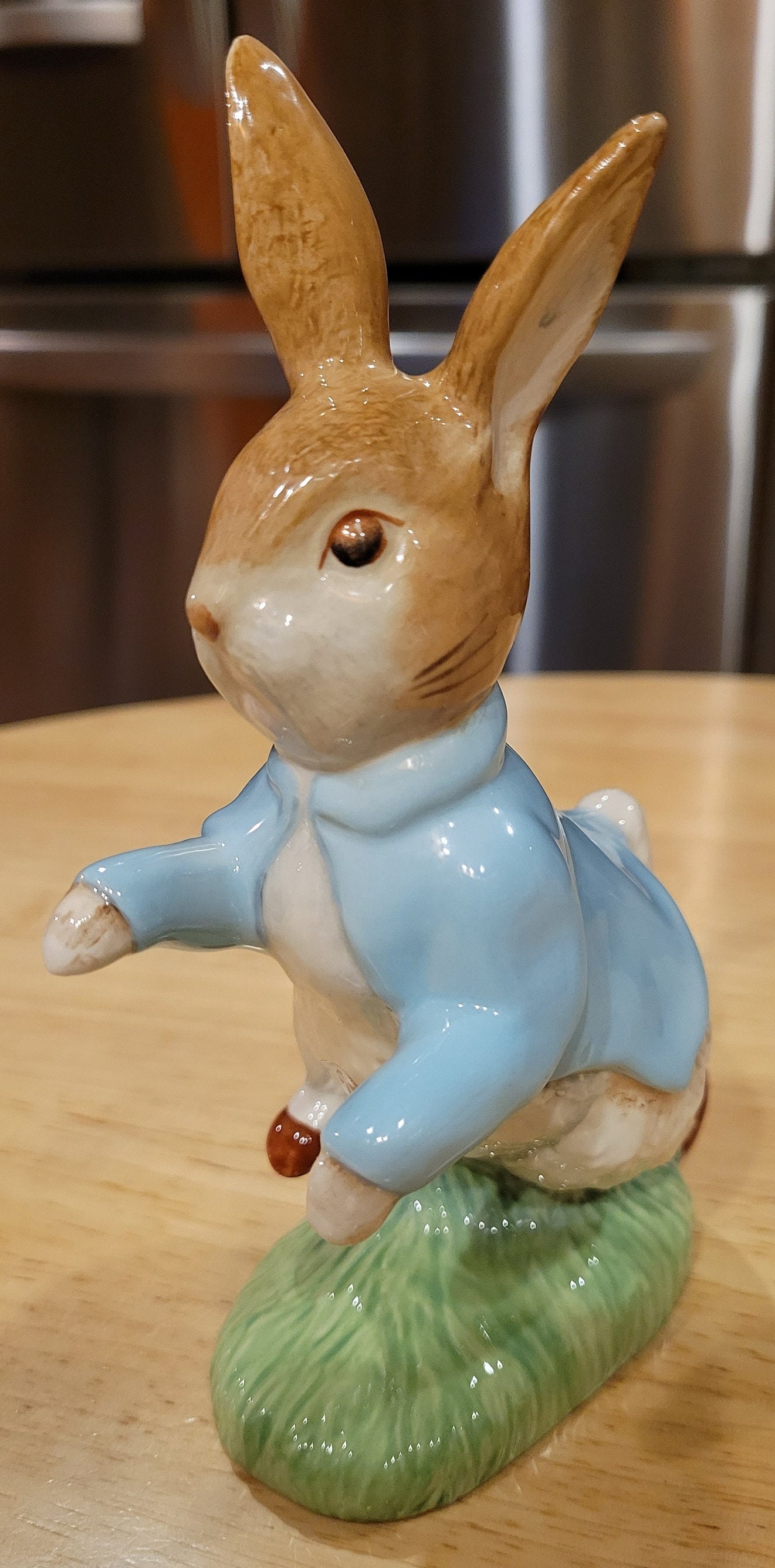 Vintage/ the World of Beatrix Potter Petter Rabbit Figurine/ Made