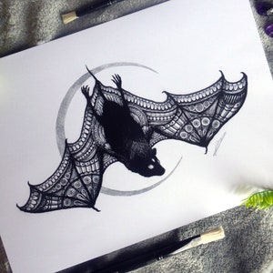 Zentangle vleermuis zwart-wit kunst digitale print, gedetailleerde inktpen aquarel tekening artwork print, spookachtige gotische muurkunst home decor