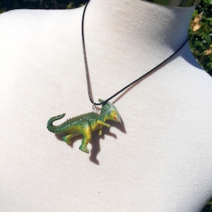Parasaurolophus parasaur dinosaur necklace, upcycled eco friendly reworked jewellery gift ideas, dinosaur jurassic palaeontology vintage 90s