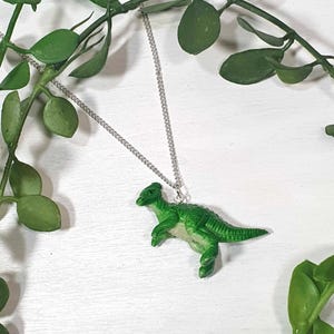 Parasaurolophus parasaur dinosaur necklace, upcycled eco friendly jewellery gift ideas reworked, dinosaur green 90s style vintage kidcore