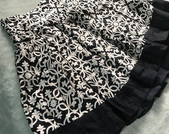 Gorgeous pleated black and white silk tea-skirt