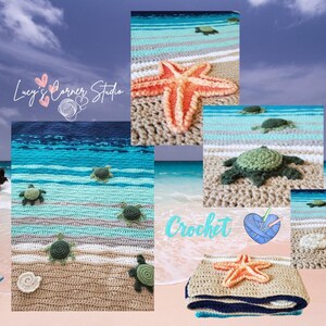 Peut inclure: Couverture au crochet sur le th&egrave;me de la plage. La couverture pr&eacute;sente un motif ray&eacute; bleu clair et blanc avec un fond de couleur sable beige. Il y a plusieurs tortues de mer au crochet et une &eacute;toile de mer sur la couverture. Le texte "Crochet" est &eacute;crit sur l'image.