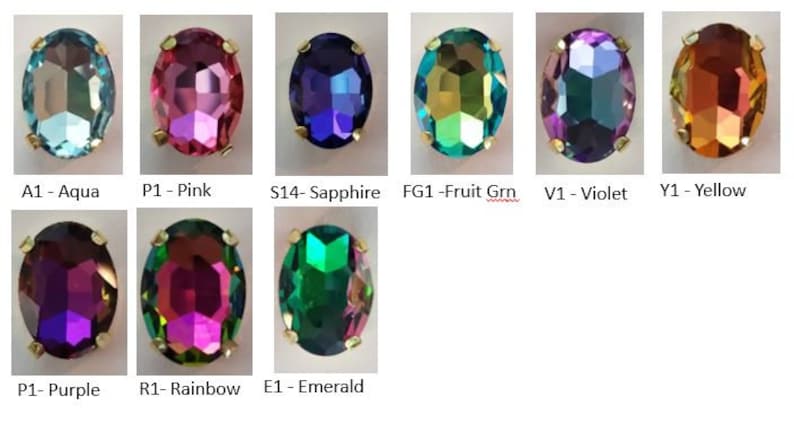 Pu&ograve; includere: Assortimento di strass ovali in vetro sfaccettato in vari colori, tra cui acquamarina, rosa, zaffiro, verde frutto, viola, giallo, viola, arcobaleno e smeraldo.