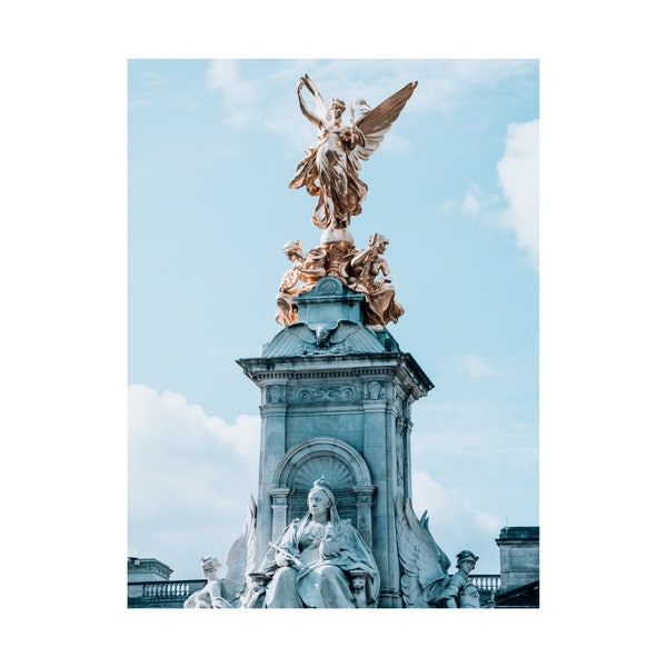 London Digital Print, Buckingham Palace, Queen Victoria Statue, Queen Elizabeth, England Printable, Instant Download, Downloadable, Gold