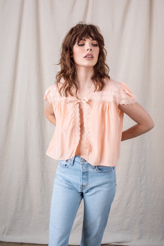 1940s Peach Satin Bed Jacket