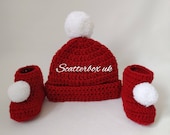 Crochet red and white bobble set, unisex baby gift, red booties, red hat, baby shower gift, baby announcement, 0- 6 months