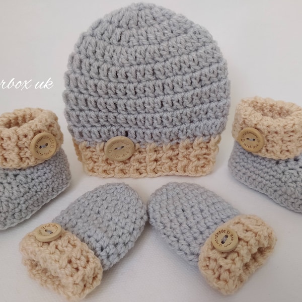 Unisex baby shower set, baby coming home  outfit, gender neutral set, hat, booties & mittens set, baby photo prop, baby announcement,