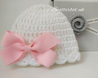 White baby girl pink bow hat,  crochet baby girl hat, baby shower gift, photo prop, baby coming home gift, newborn gift