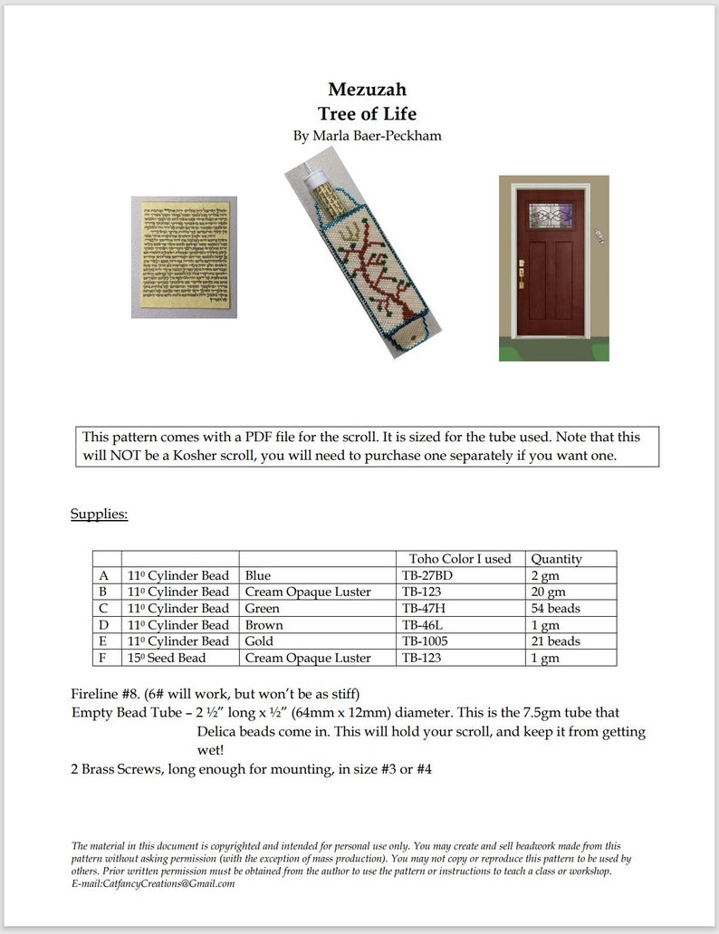 K&ouml;nnte beinhalten: Ein druckbares Muster f&uuml;r eine Mezuzah, ein j&uuml;disches religi&ouml;ses Objekt in Form eines Lebensbaums. Das Muster enth&auml;lt Anweisungen zum Perlen der Mezuzah mit verschiedenen Perlenfarben, darunter Blau, Creme, Gr&uuml;n, Braun und Gold. Das Muster enth&auml;lt auch eine Liste der Perlenfarben und der ben&ouml;tigten Mengen.