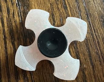 Pale pink glitter fidget spinner