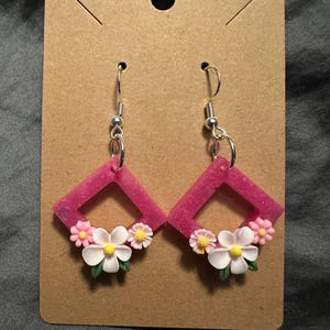 Flower drop earrings resin pink
