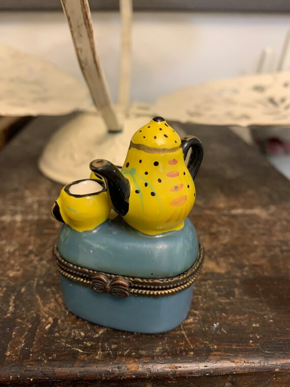 Vintage Porcelain Teacup and Teapot Trinket Box- - image 2
