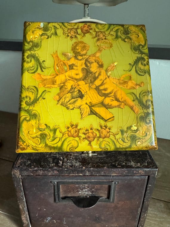 Beautiful Antique Vintage French Victorian Keepsake Box