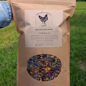 Chicken Nesting Box Herbs - Premium Blend 14 Dried Herbs & Flowers for Laying Hens - Chicken Supplies - Chicken Coop - Chicken Lover Gift