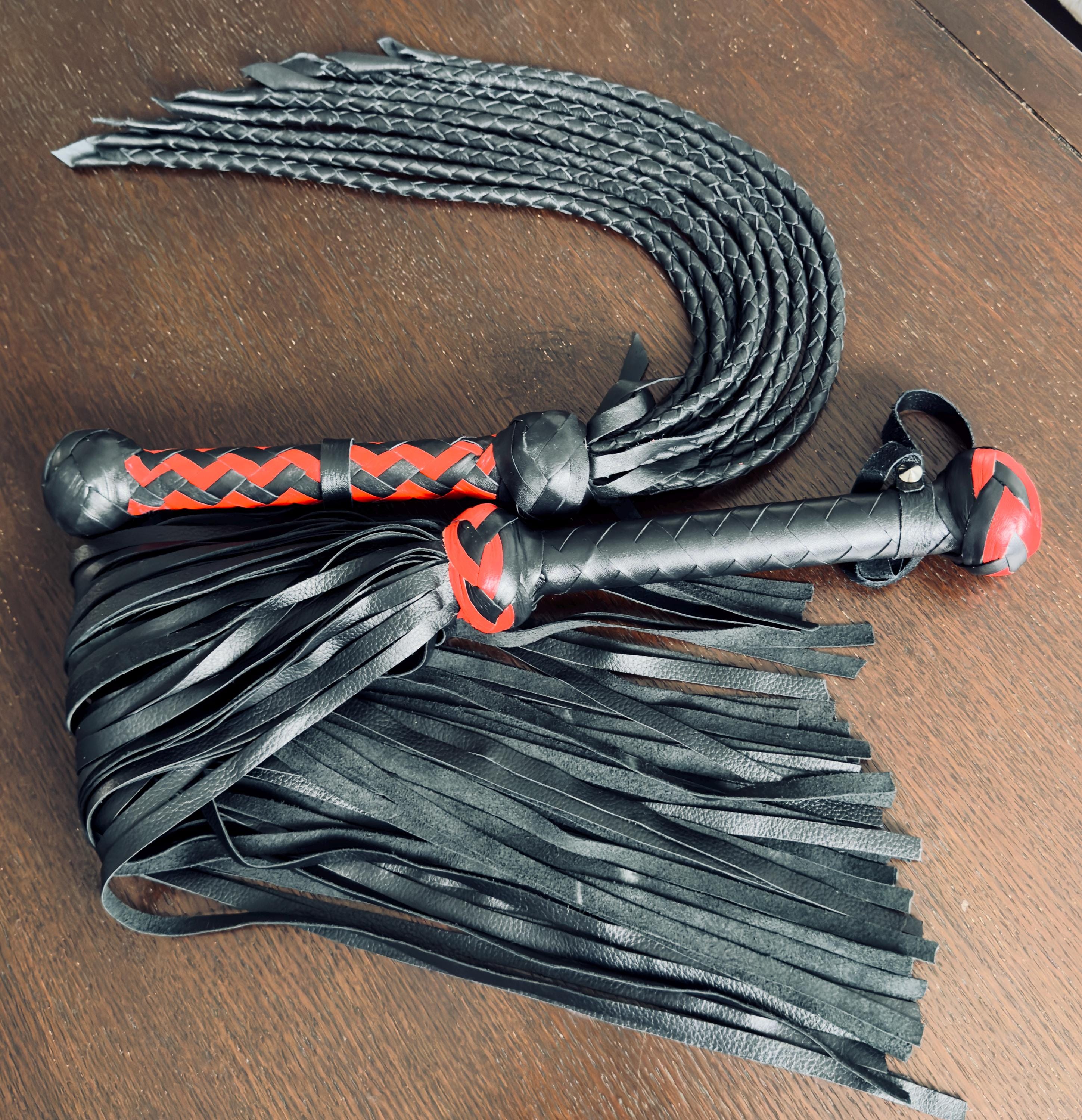 Set De Floggers (fouets) En Cuir De Vache Véritable - 25 Lanières, Manche En Bois, Marque Ardour Crafts, Neuf