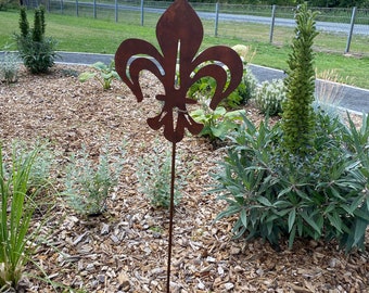 Gartenstecker Lilie mit Ausschnitt