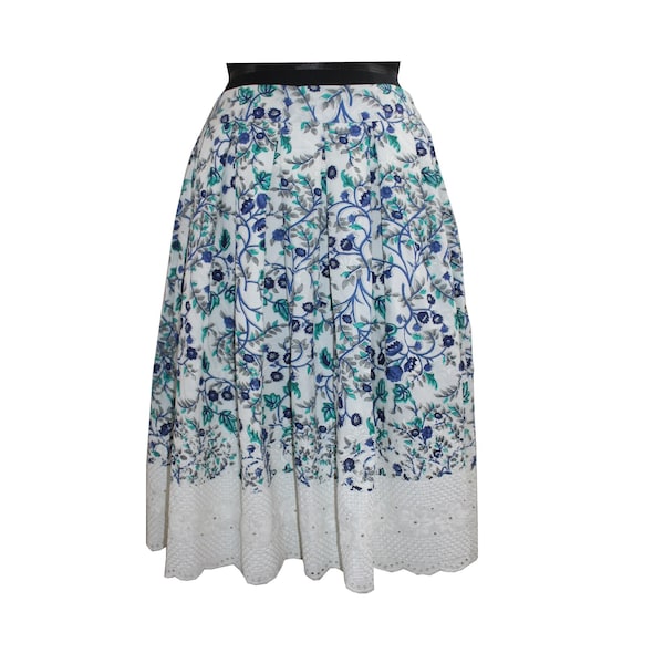 Beautiful Women Floral Printed Skirt Women Mini Skirt Ladies Cotton Elastic Skirt Universal Size Comfortable Skirt Waistband 72 to 110cms