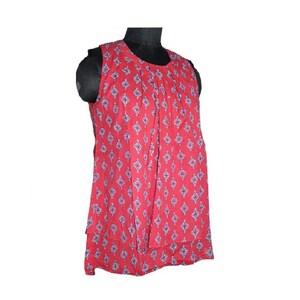 Gugi Women Solid Cotton Printed Maroon Cotton Top