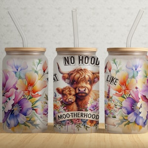 Fichier PNG de gobelet en verre Vache Highland 16 oz, conception d&#39;emballage de verre Libbey 16 oz, gobelet en verre à sublimation, emballage de verre floral 16 oz