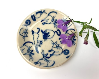 Handmade Ceramic Ring Dish – White Stoneware with Cat Decals