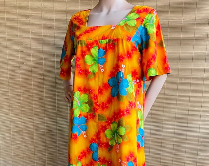 Vintage Traditional Hawaiian Muumuu Dress | Made in Hawaii Women's Size Large | Selvedge /TIKI/Aloha/Ohana/Luau/Tiki Oasis/Made in Hawaii