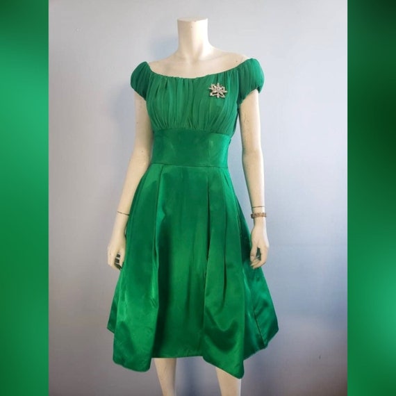 Vintage mcm Kelly Green sateen cocktail/party dress  with oversized bow 1950s