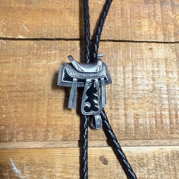 Vintage Saddle Bolo Tie - Western / Cowboy / Country / Rodeo / Rockabilly / Country / Canada / Accessories