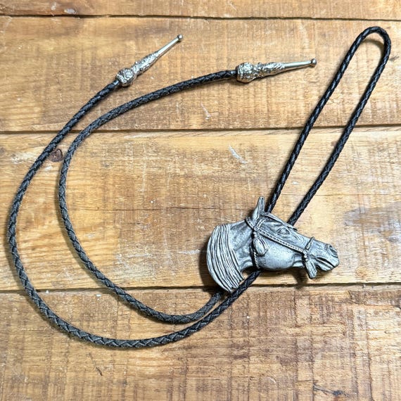 Vintage Pewter Horse Head Bolo Tie - Western / Cowboy / Country / Rodeo / Rockabilly / Country / Canada / Accessories