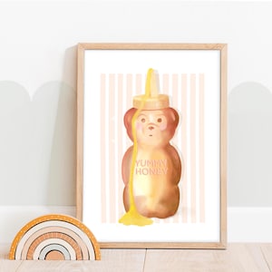Niedlicher Honigbär Kunstdruck, Vintage Bär Honig Flaschenkunst, trendiges Küchendekor, einzigartige handillustrierte druckbare Wandkunst, adrette Honigkunst