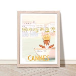 Lámina artística de Cannes, póster de viaje retro de la Riviera Francesa, decoración del hogar de un complejo costero, arte mural de una mujer en un barco, ilustración de moda de playa de verano