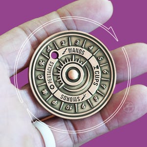 Die Tarot-Münze, funktionierendes Spinning-Tarot-Kartendeck mit allen 78 Major + Minor Arcana-Karten, Tarot-Kreisel in antikem Kupfer, Geschenk für Tarot-Liebhaber