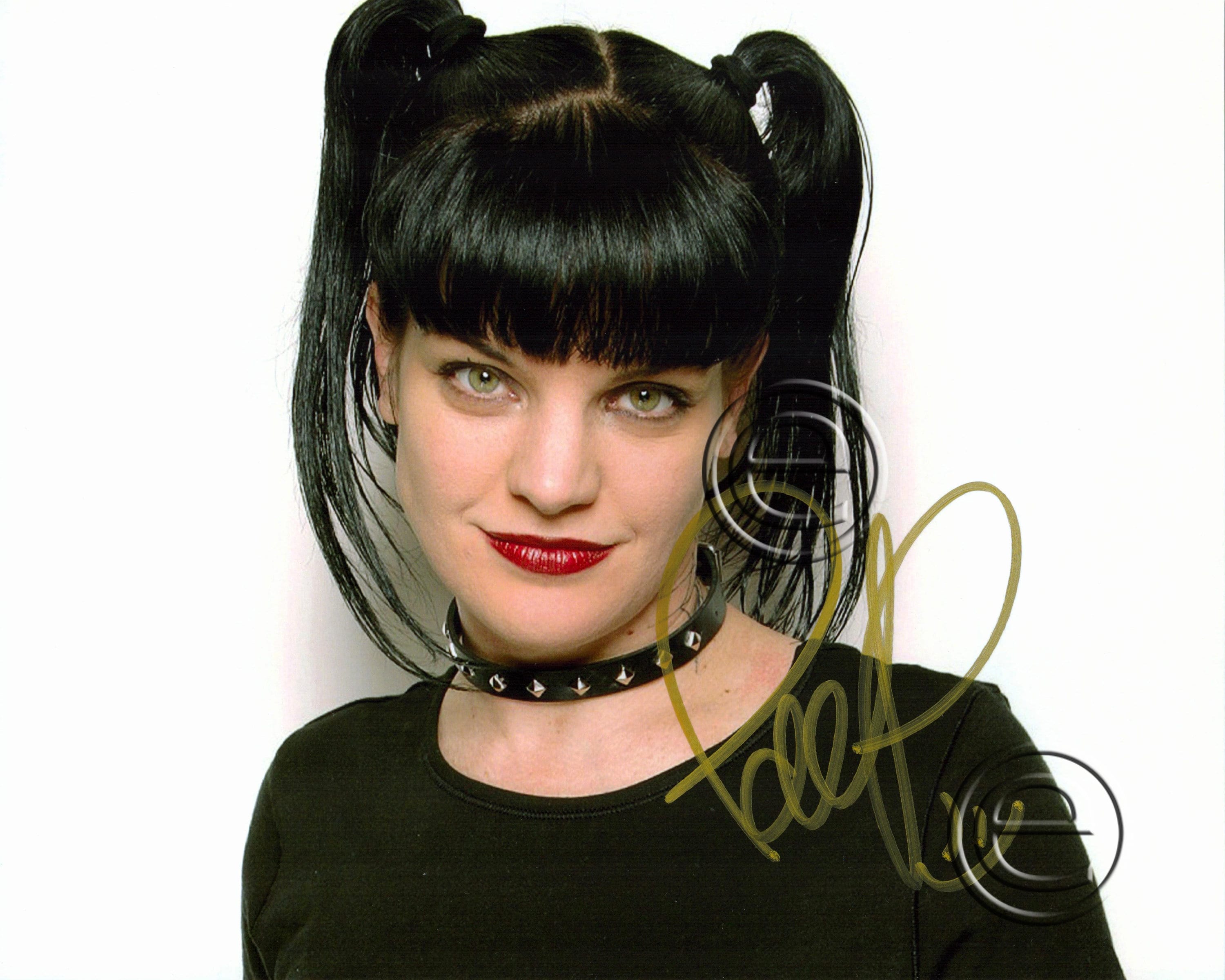 Actress Pauley Perrette'S X Message - l6yfhvt