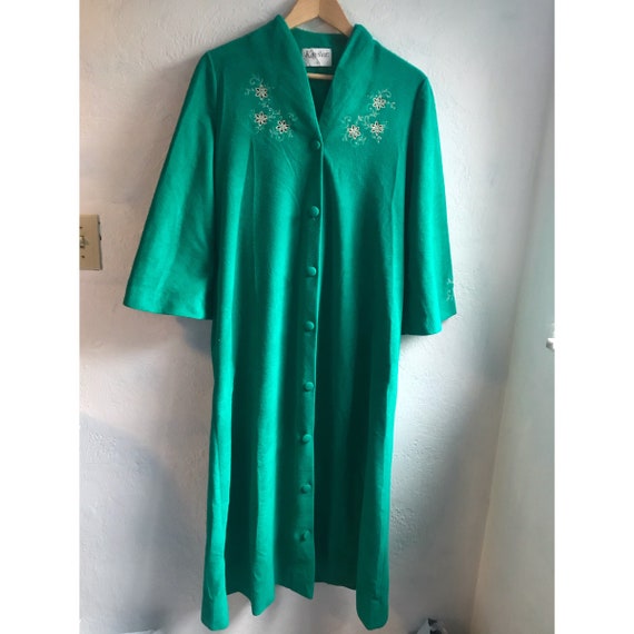1960s Vintage Kayser Emerald Green Fleece Embroide