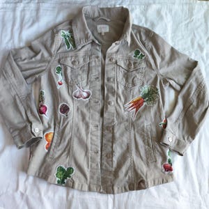 Upcycled Patchwork Large Women's Farmers Market Vegetable Tomato Beige Cotton Jacket beige whimsy applique garden handmade thrifted garlic