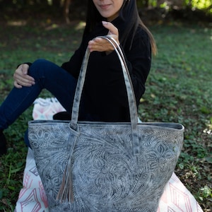 Ladies Leather Tote Bag, Laptop Tote, Work Bag, Leather Tote, Handtooled Leather bag, Handmade Leather ladies Purse, Large Tote Bag