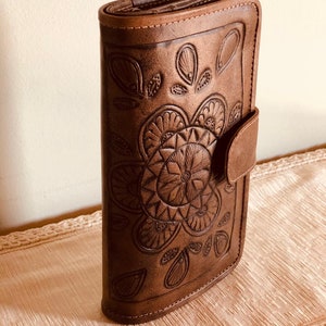 Cartera de piel hecha a mano para mujer. Monedero de piel suave, billetera, cartera de mano, regalo único hecho a mano para ella, regalo perfecto para ella, muchos colores